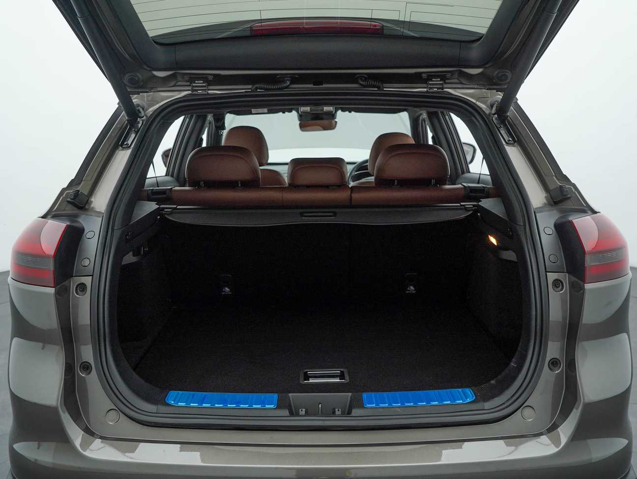 used 2022 Proton X70 Premium 1.5