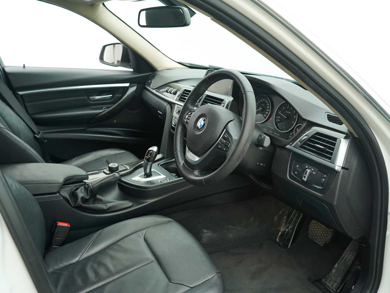 terpakai 2017 BMW 318i Luxury 1.5