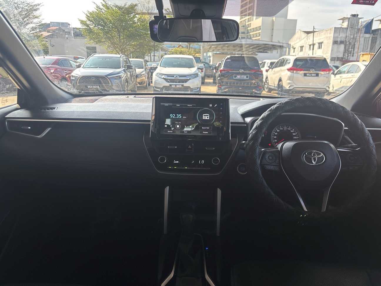 terpakai 2021 Toyota Corolla Cross V 1.8