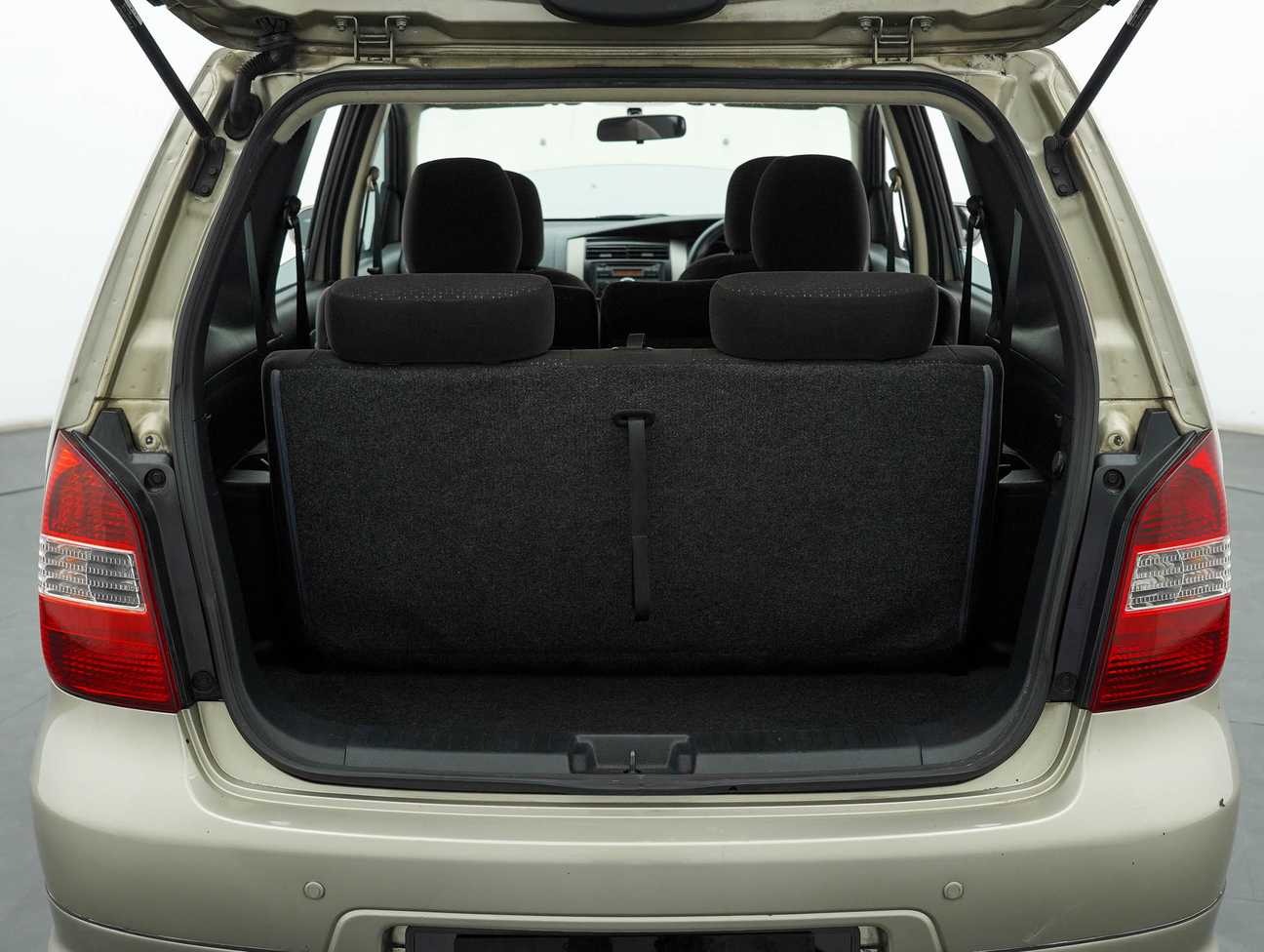 terpakai 2012 Nissan Grand Livina ST-L Comfort 1.6