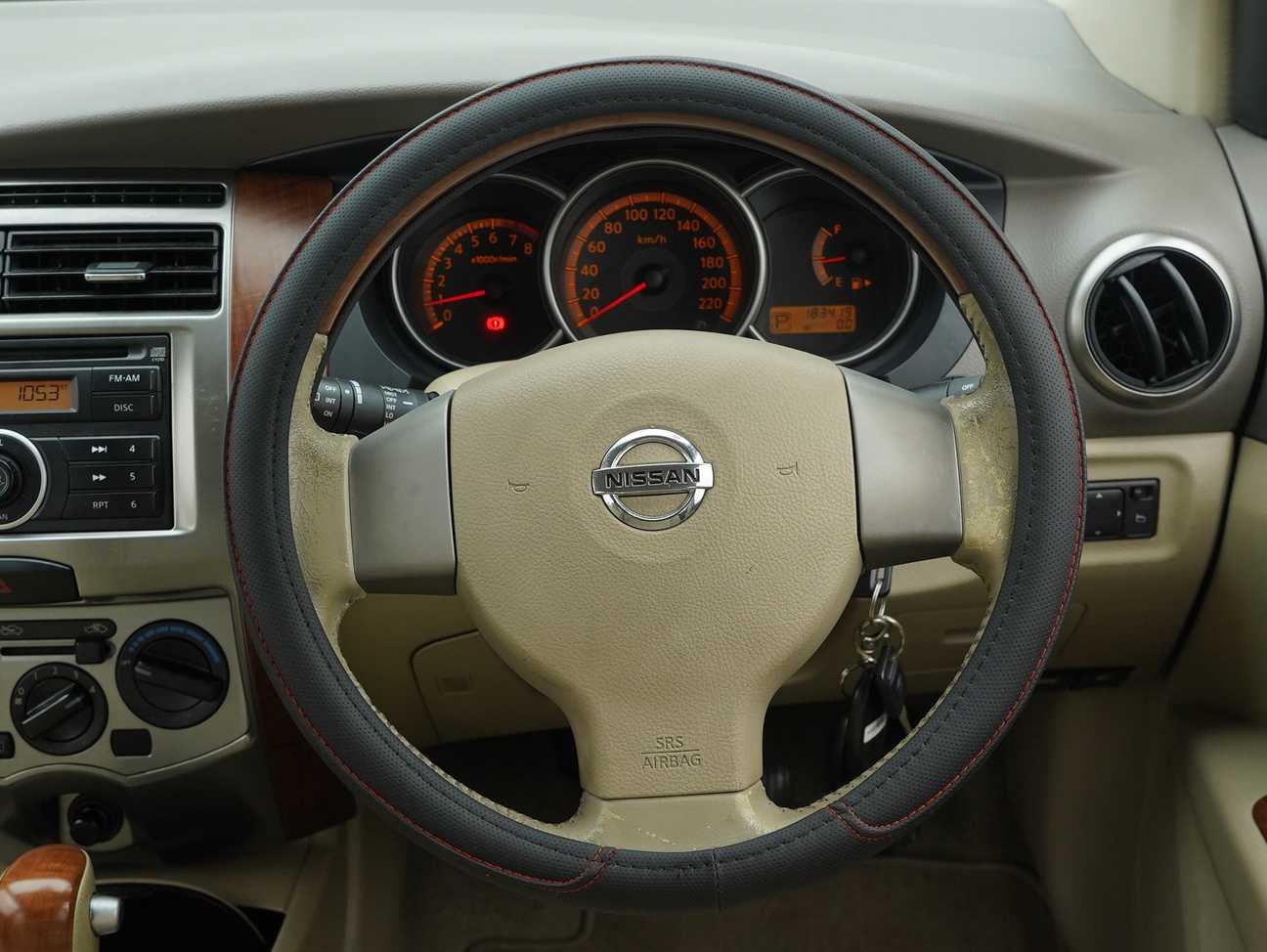 terpakai 2011 Nissan Grand Livina Comfort 1.8