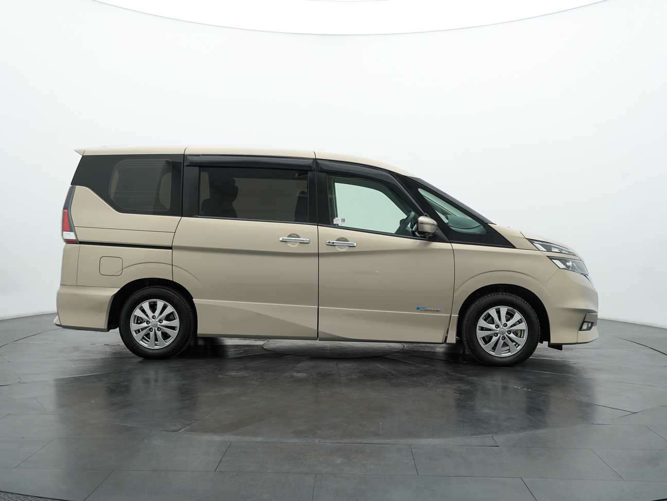 used 2019 Nissan Serena S-Hybrid High-Way Star 2.0