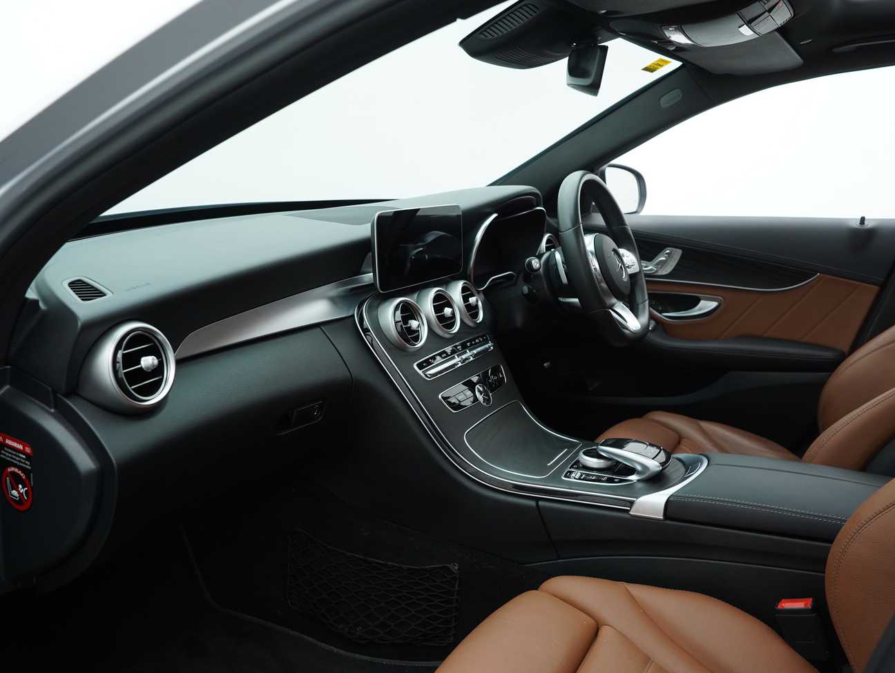 terpakai 2020 Mercedes-Benz C300 AMG Line 2.0