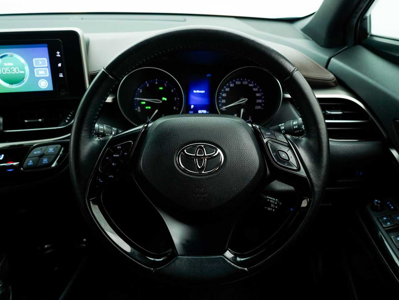 terpakai 2019 Toyota C-HR  1.8