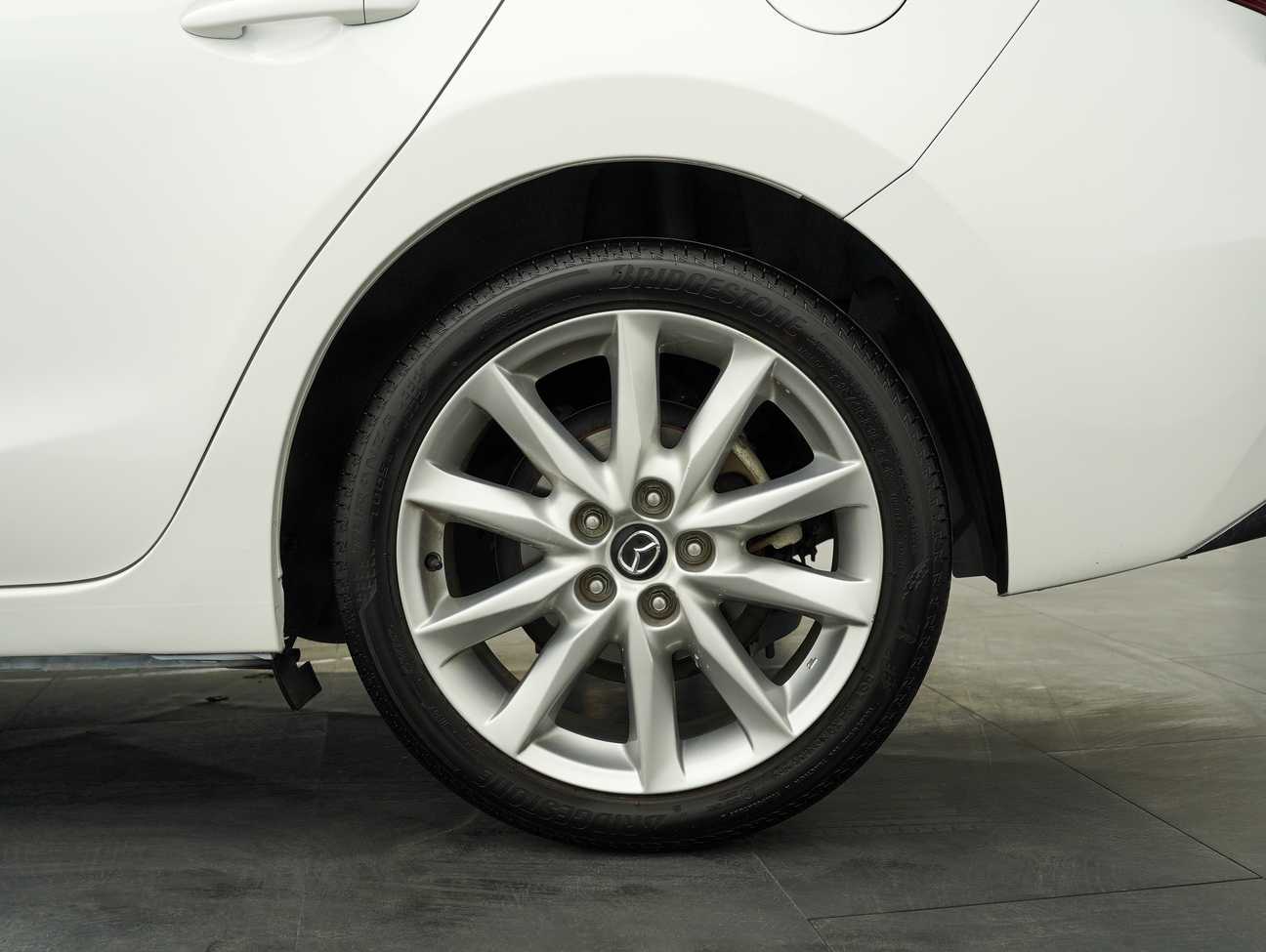 terpakai 2018 Mazda 3 SKYACTIV-G High 2.0