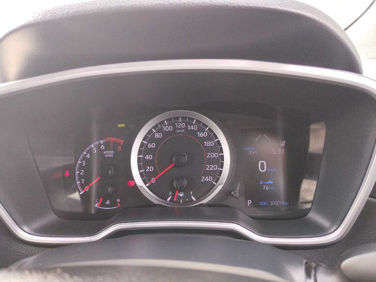 terpakai 2023 Toyota Corolla Cross V 1.8