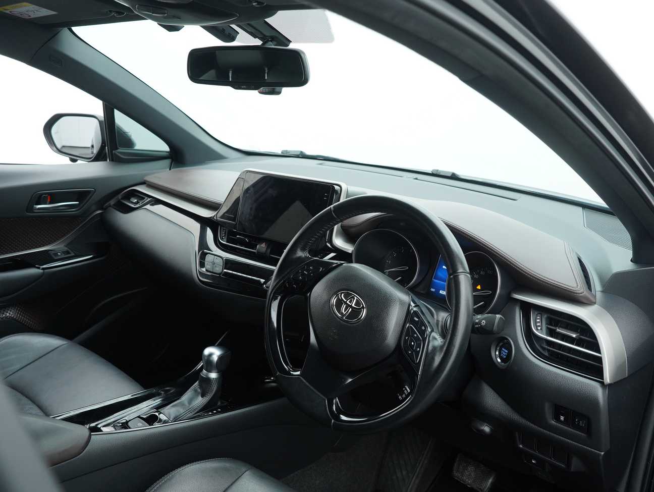 terpakai 2019 Toyota C-HR  1.8