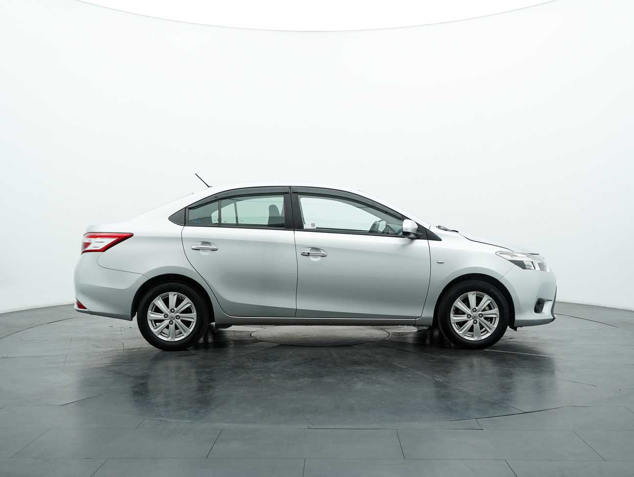 terpakai 2015 Toyota Vios J 1.5