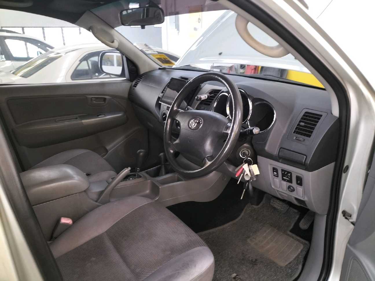 terpakai 2010 Toyota Hilux G VNT Dual Cab 3.0
