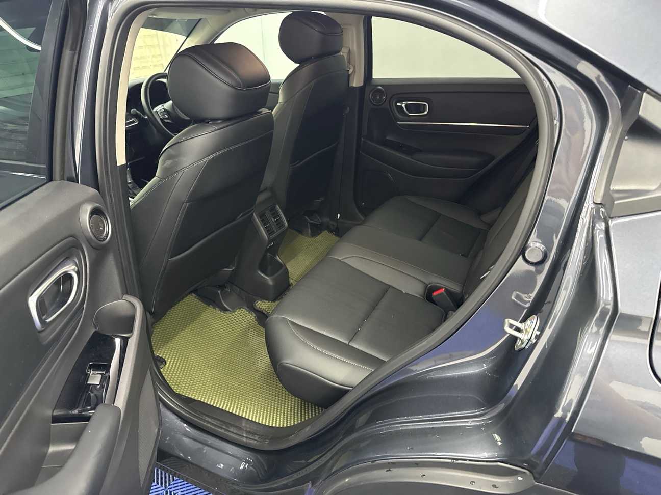 used 2025 Honda HR-V V 1.5