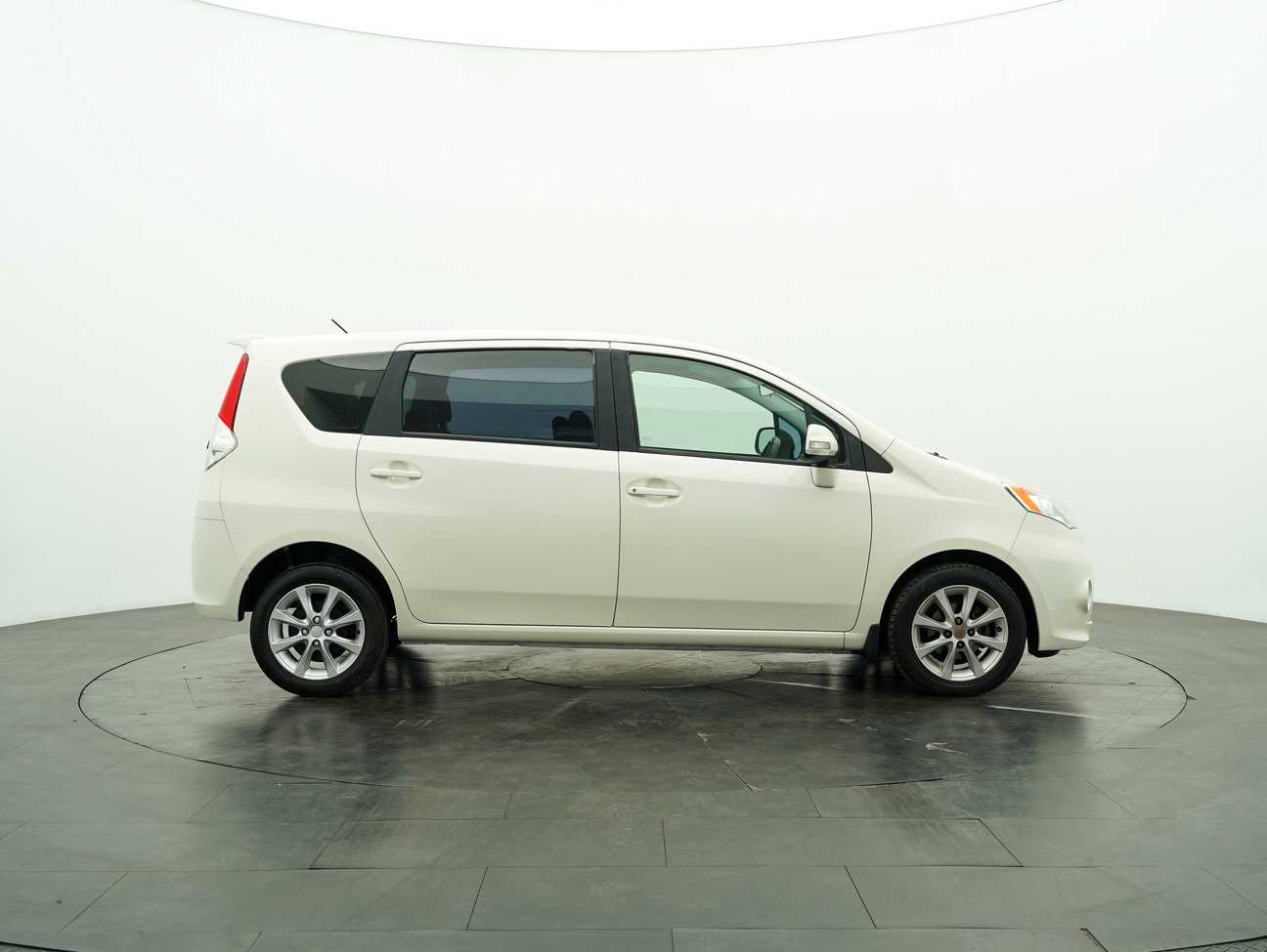 terpakai 2013 Perodua Alza EZi 1.5