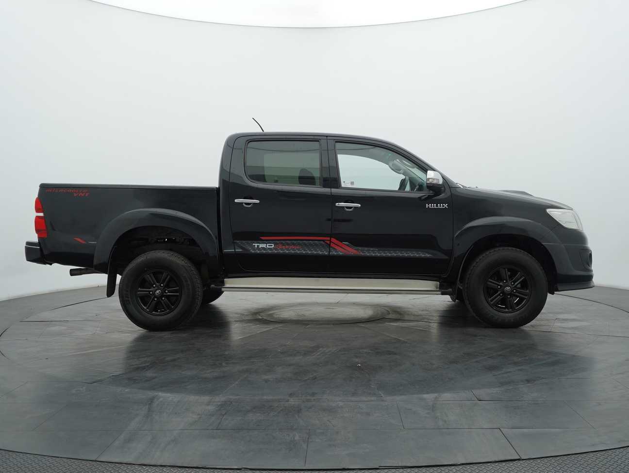 terpakai 2015 Toyota Hilux G TRD Sportivo VNT Dual Cab 2.5