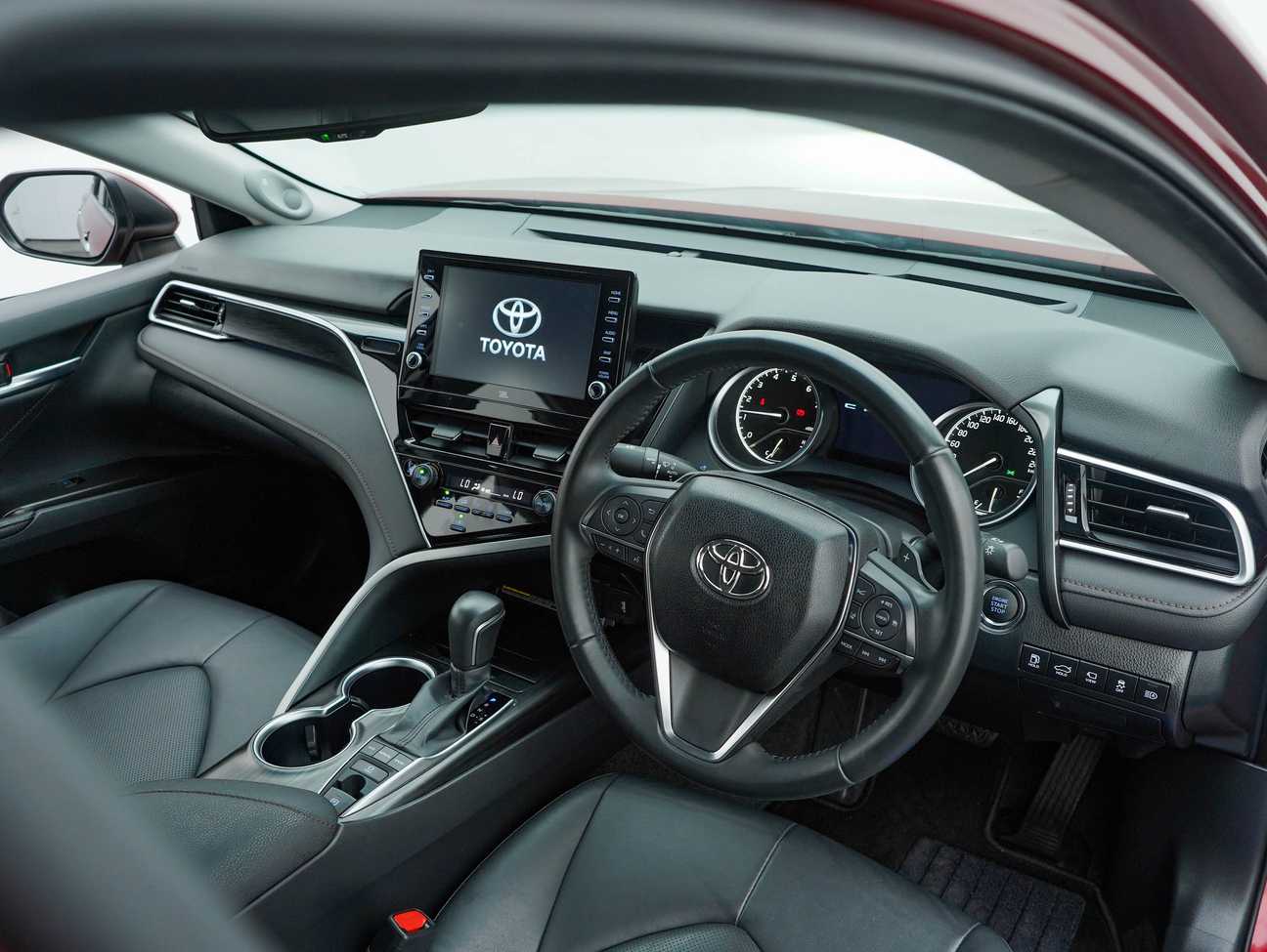 used 2023 Toyota Camry V 2.5