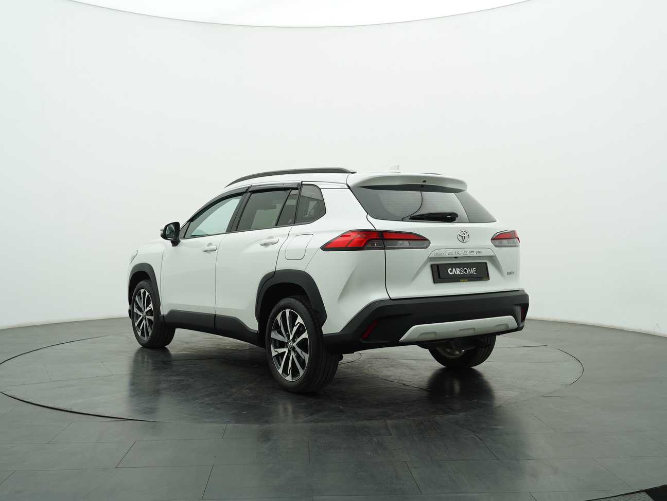 terpakai 2022 Toyota Corolla Cross V 1.8