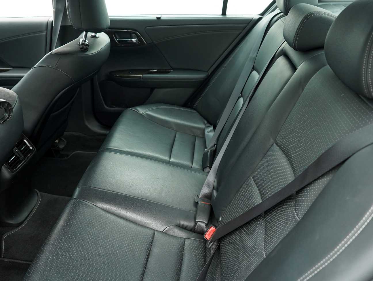 terpakai 2016 Honda Accord i-VTEC VTi-L 2.0