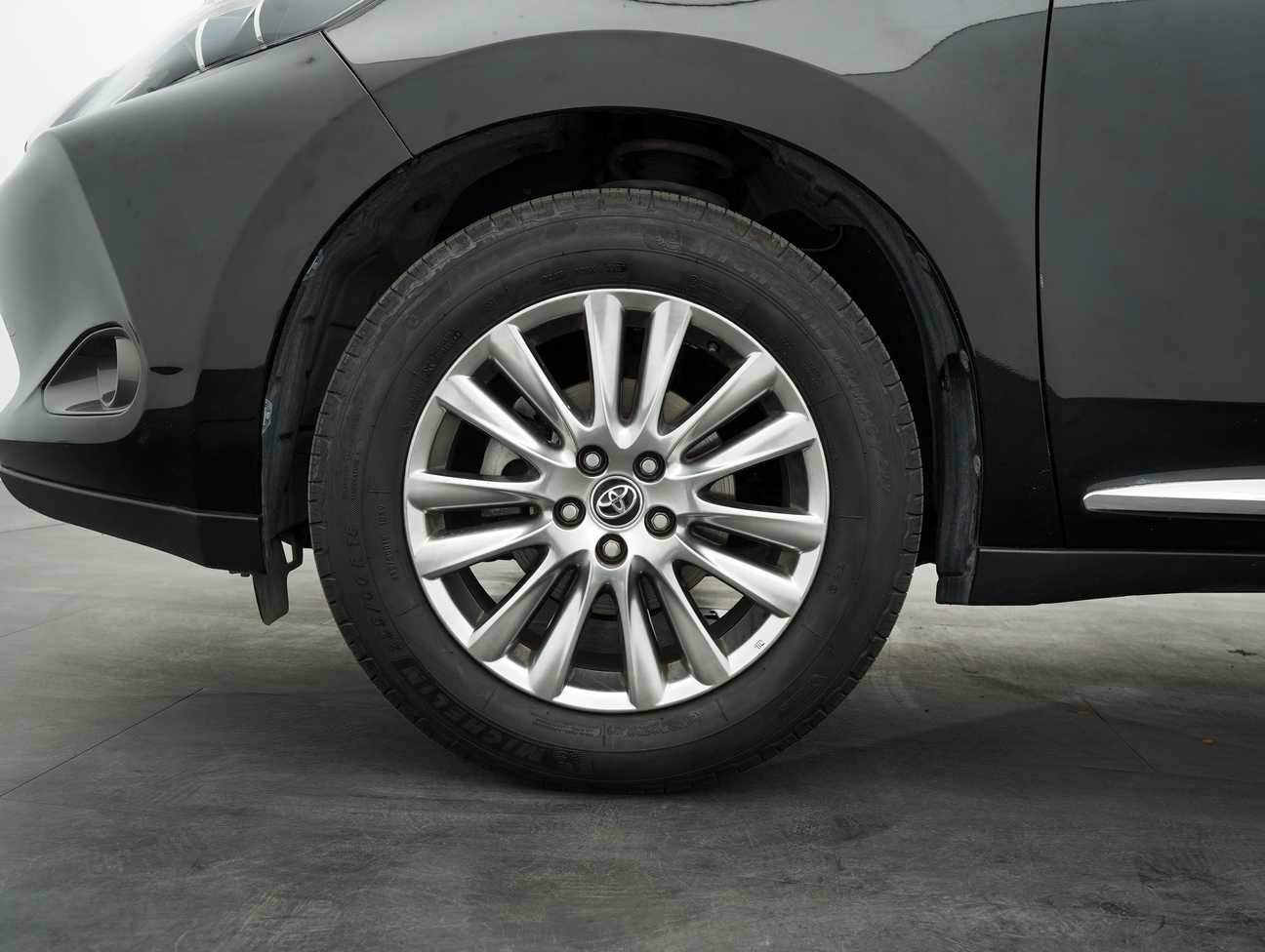 used 2015 Toyota Harrier Premium Advanced 2.0