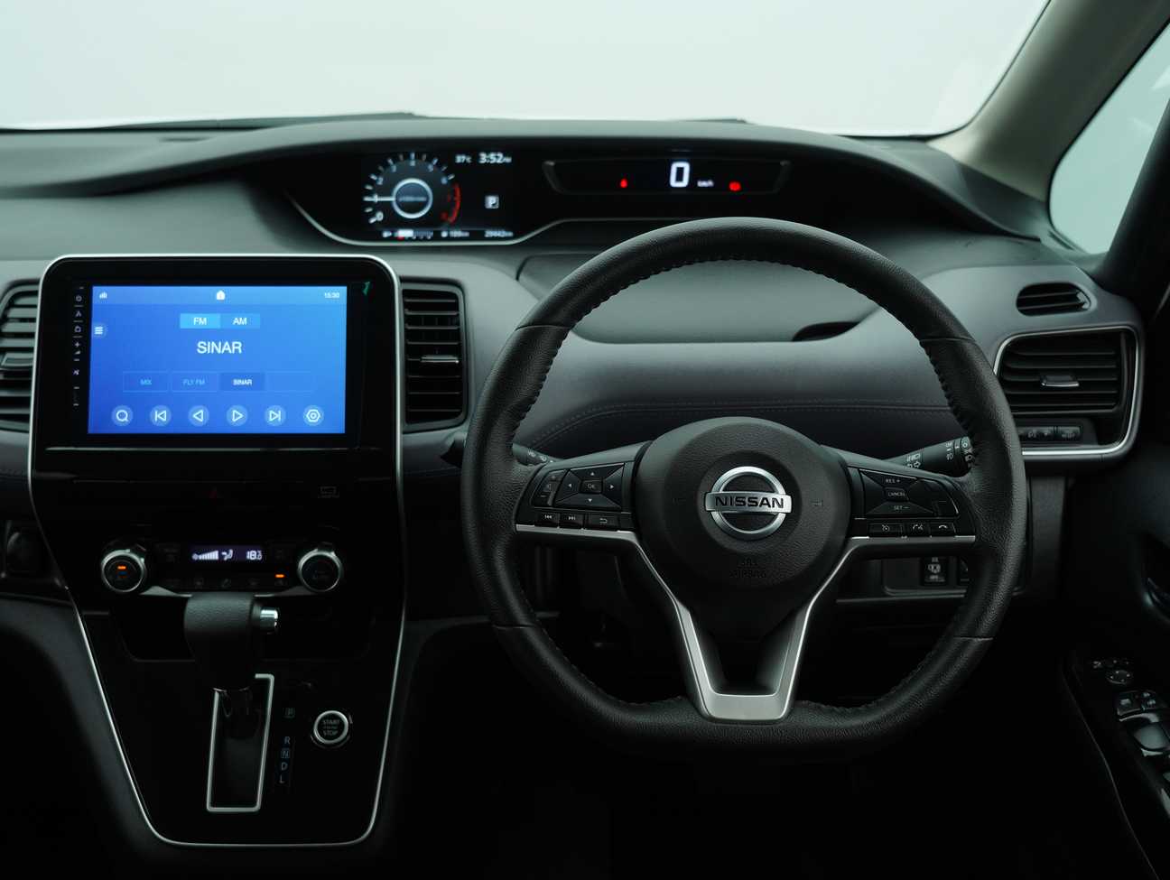 used 2023 Nissan Serena S-Hybrid High-Way Star Premium 2.0