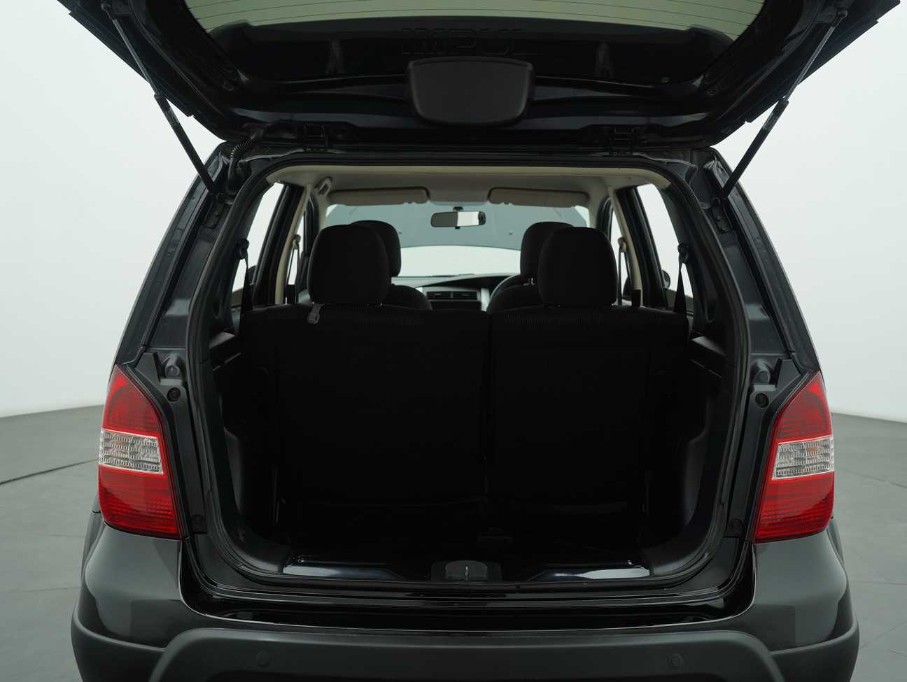 terpakai 2012 Nissan Livina X-Gear  1.6