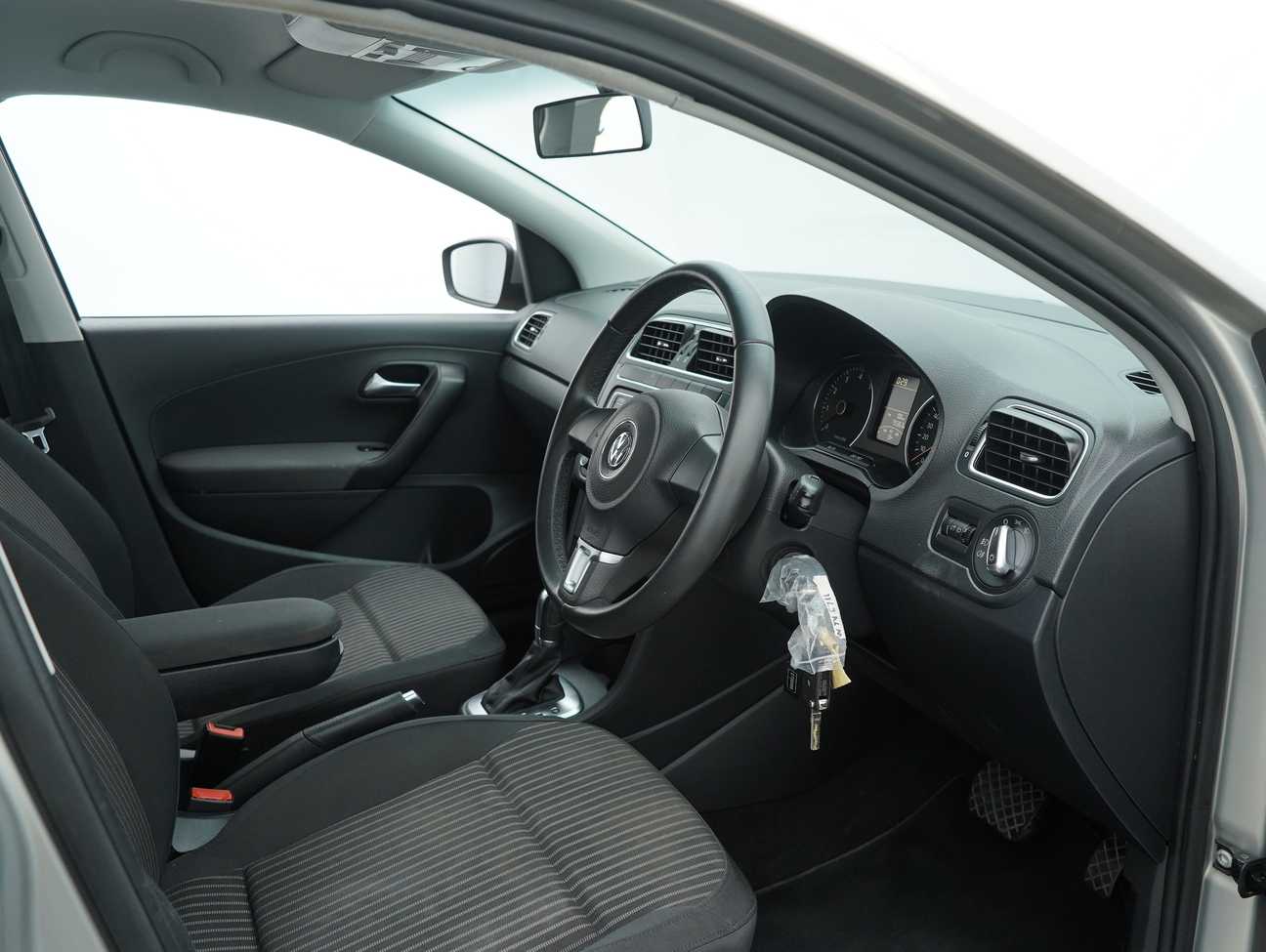 terpakai 2013 Volkswagen Polo  1.6