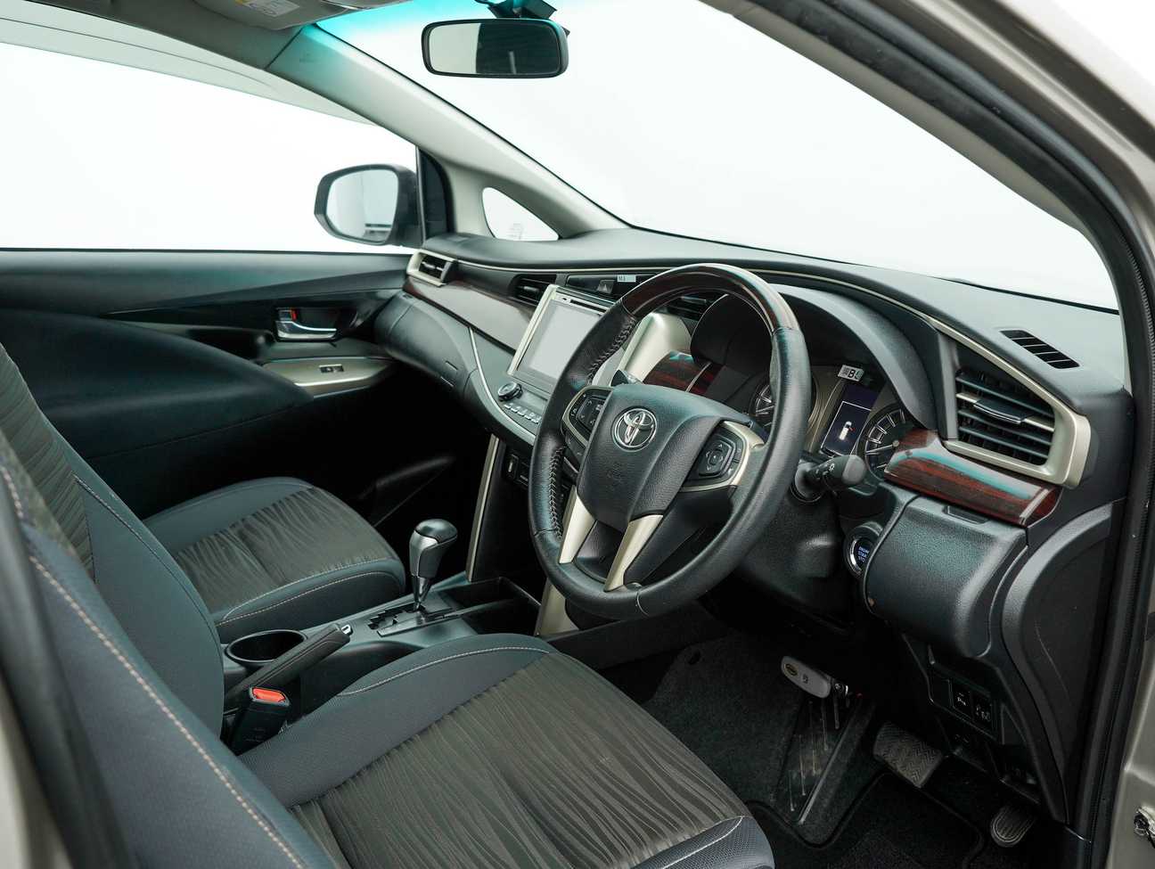 used 2017 Toyota INNOVA G 2.0