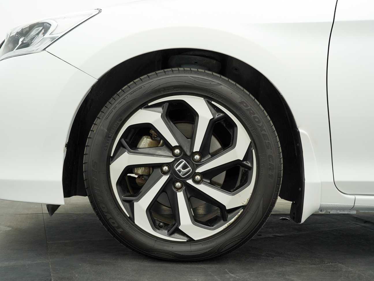 used 2017 Honda Accord VTi-L 2.0