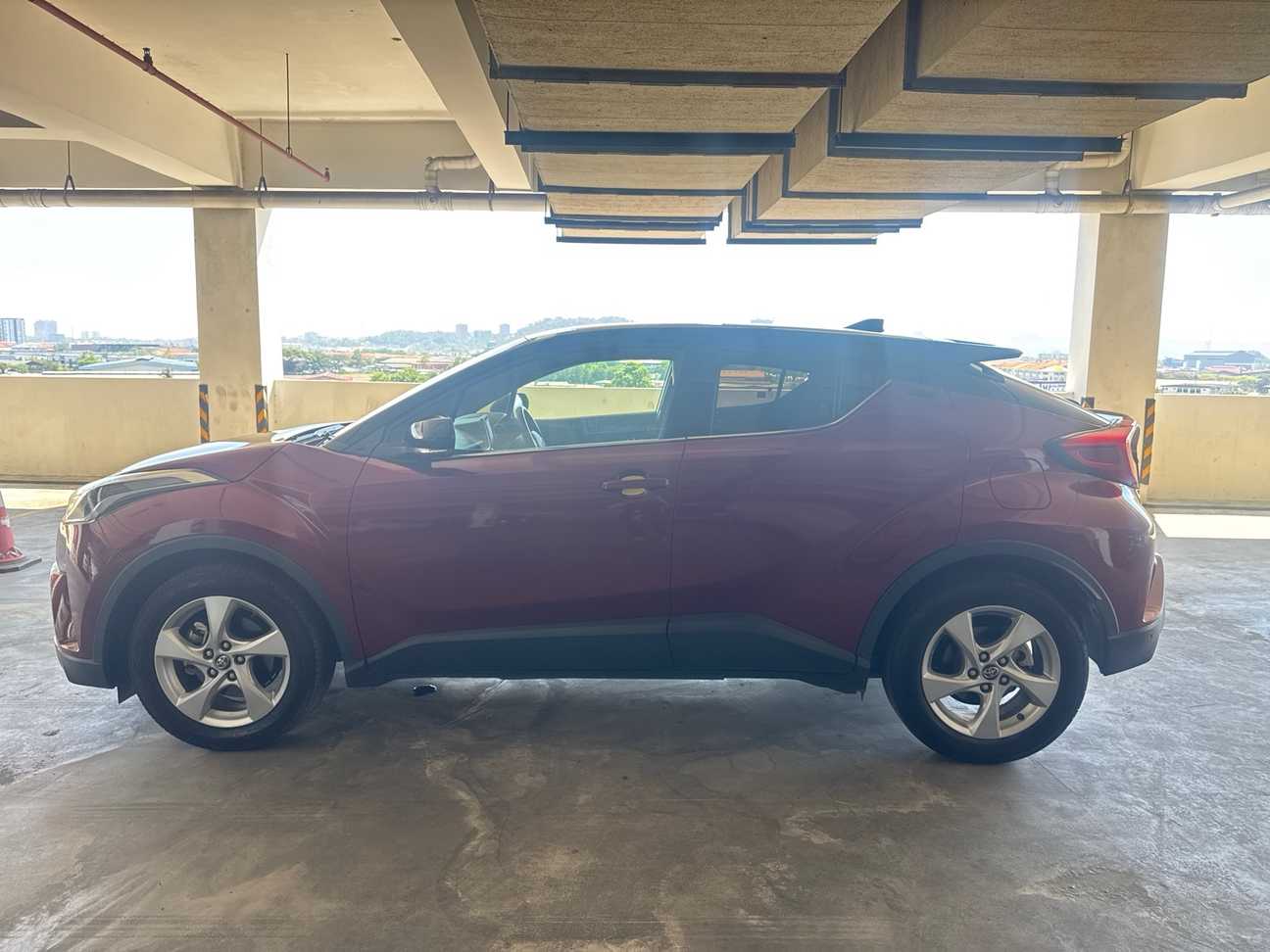 used 2018 Toyota C-HR  1.8