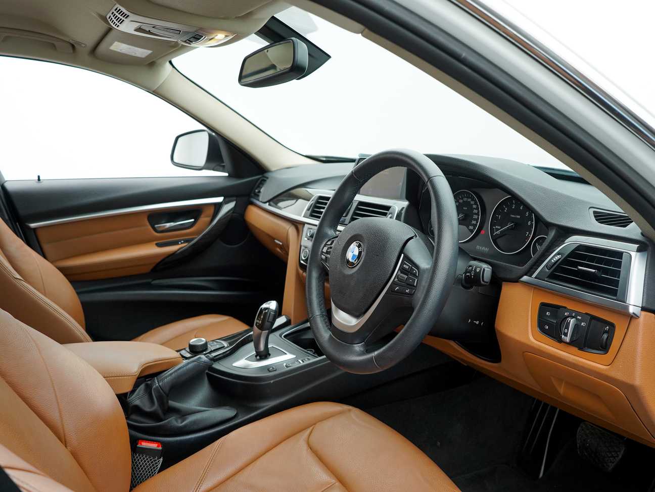 terpakai 2016 BMW 318i Luxury 1.5