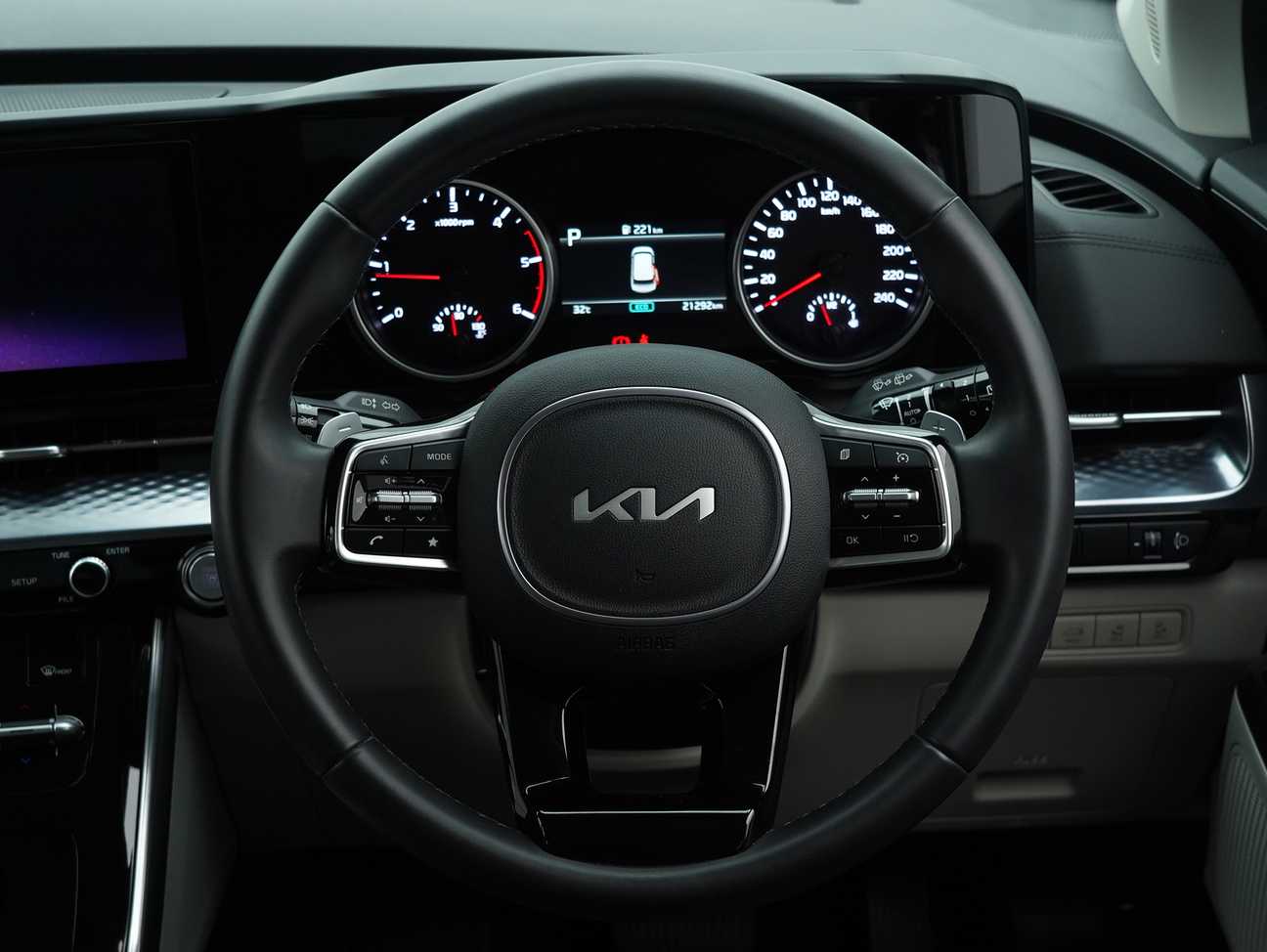 used 2024 Kia Carnival 11 Seater 2.2