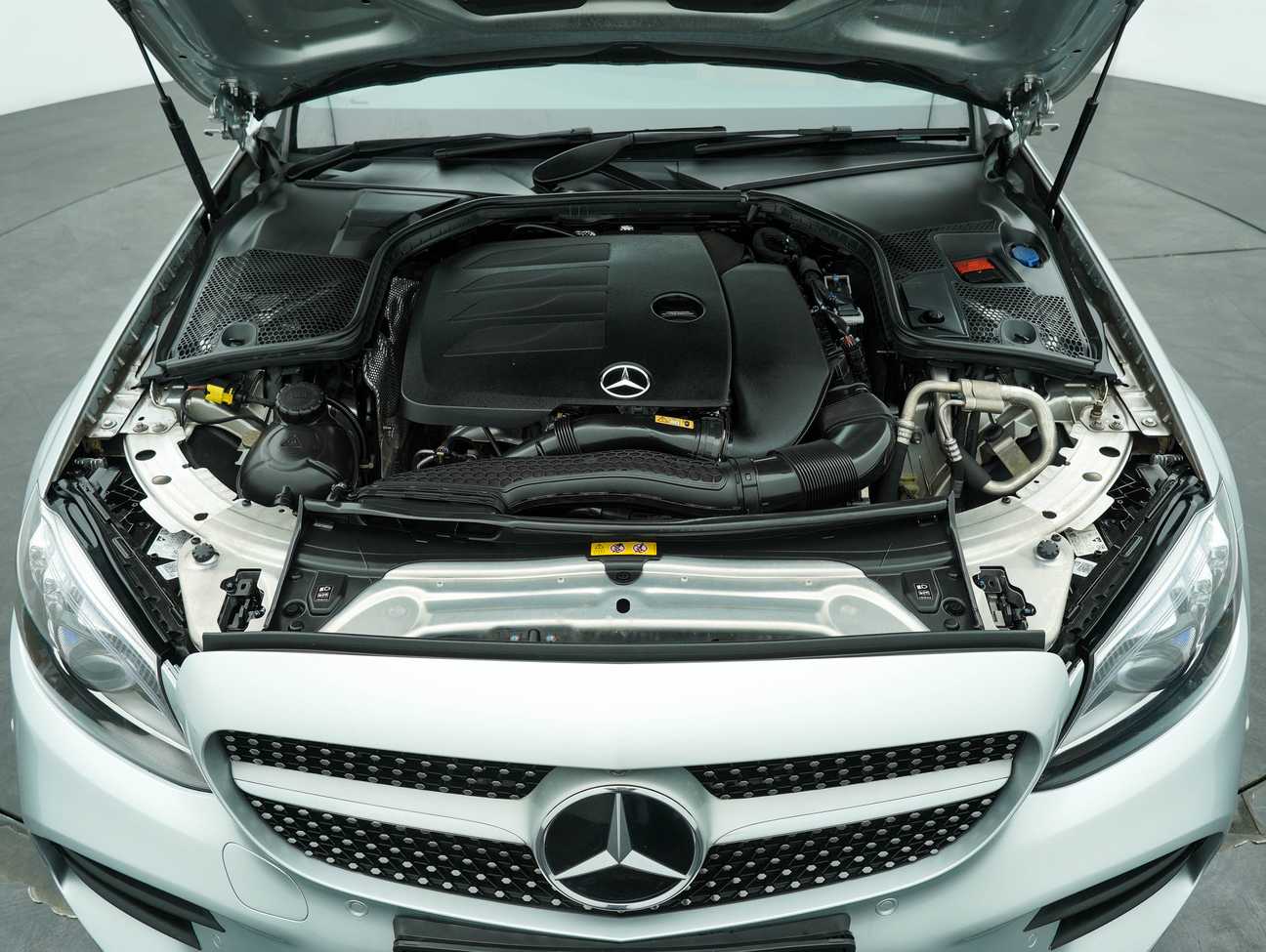 used 2020 Mercedes-Benz C300 AMG Line 2.0