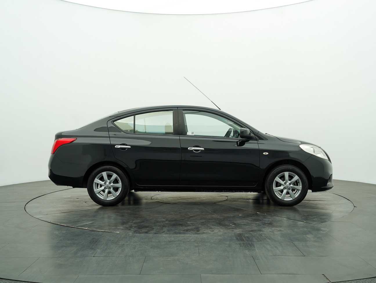 used 2013 Nissan Almera V 1.5