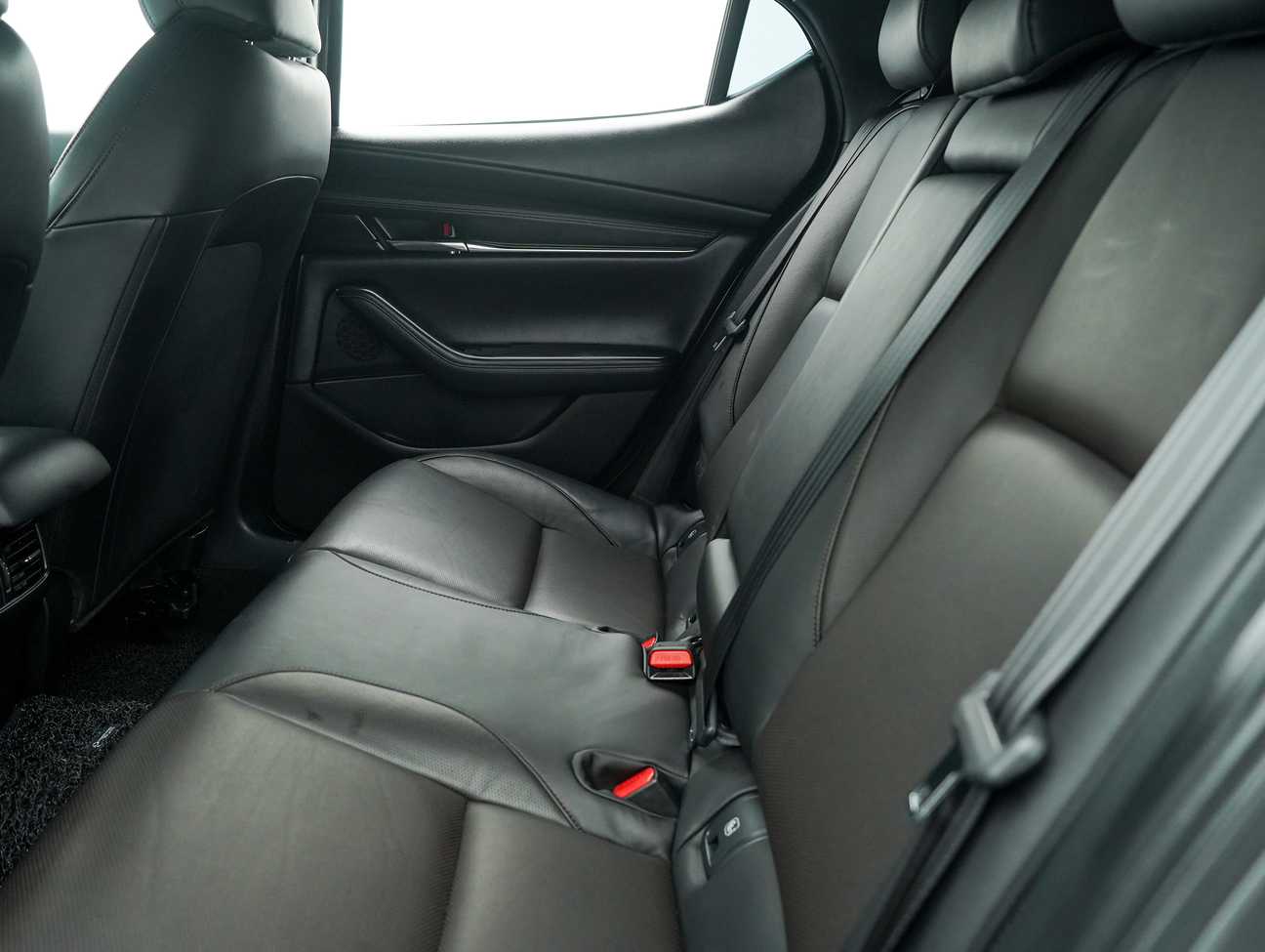 terpakai 2021 Mazda 3 SKYACTIV-G High Plus 2.0