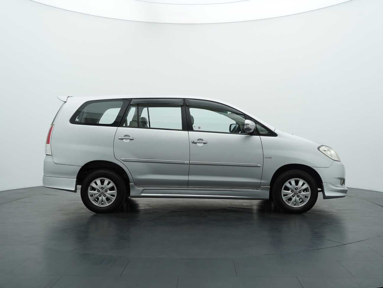 terpakai 2010 Toyota Innova G 2.0