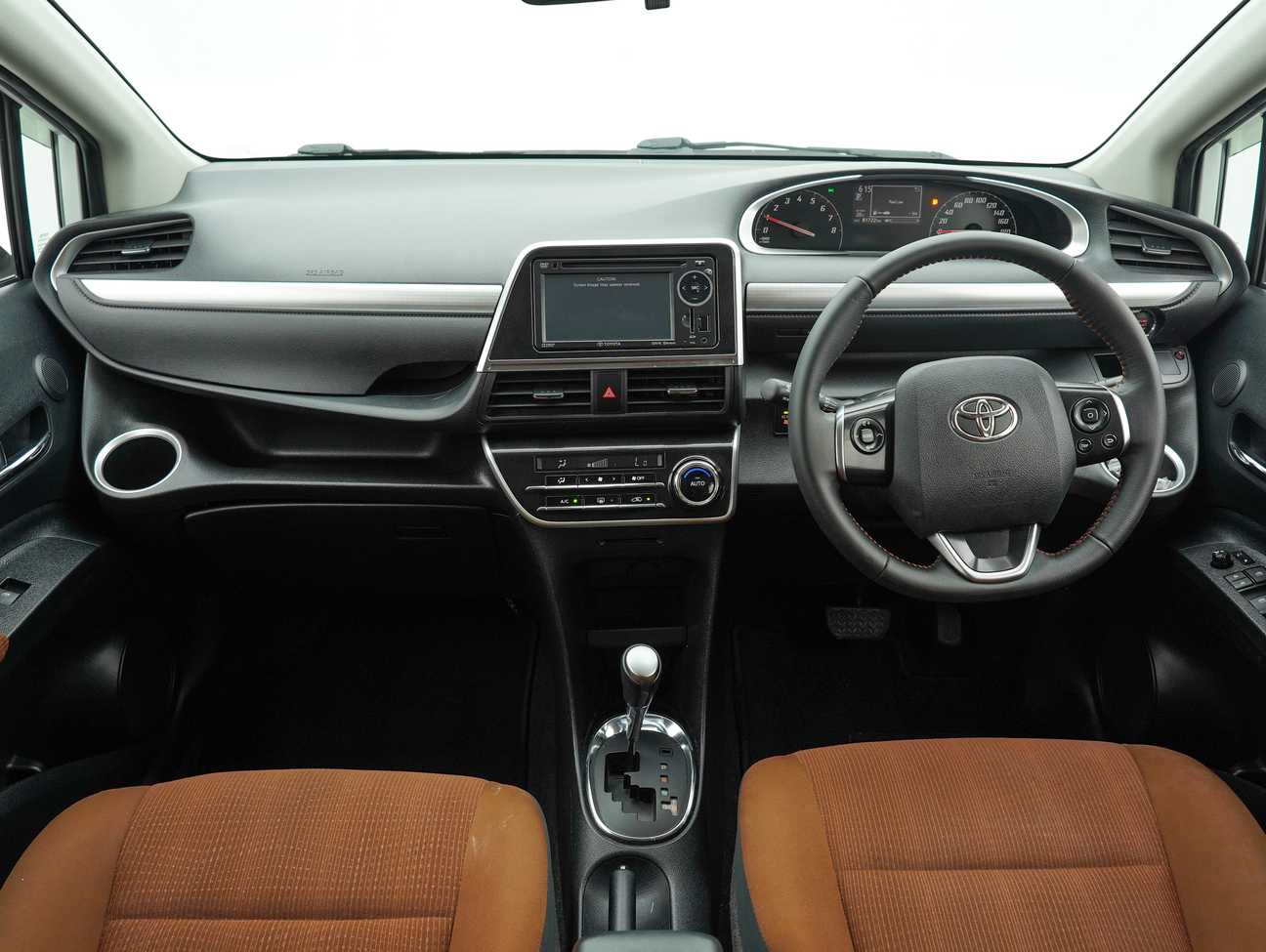 used 2017 Toyota Sienta V 1.5