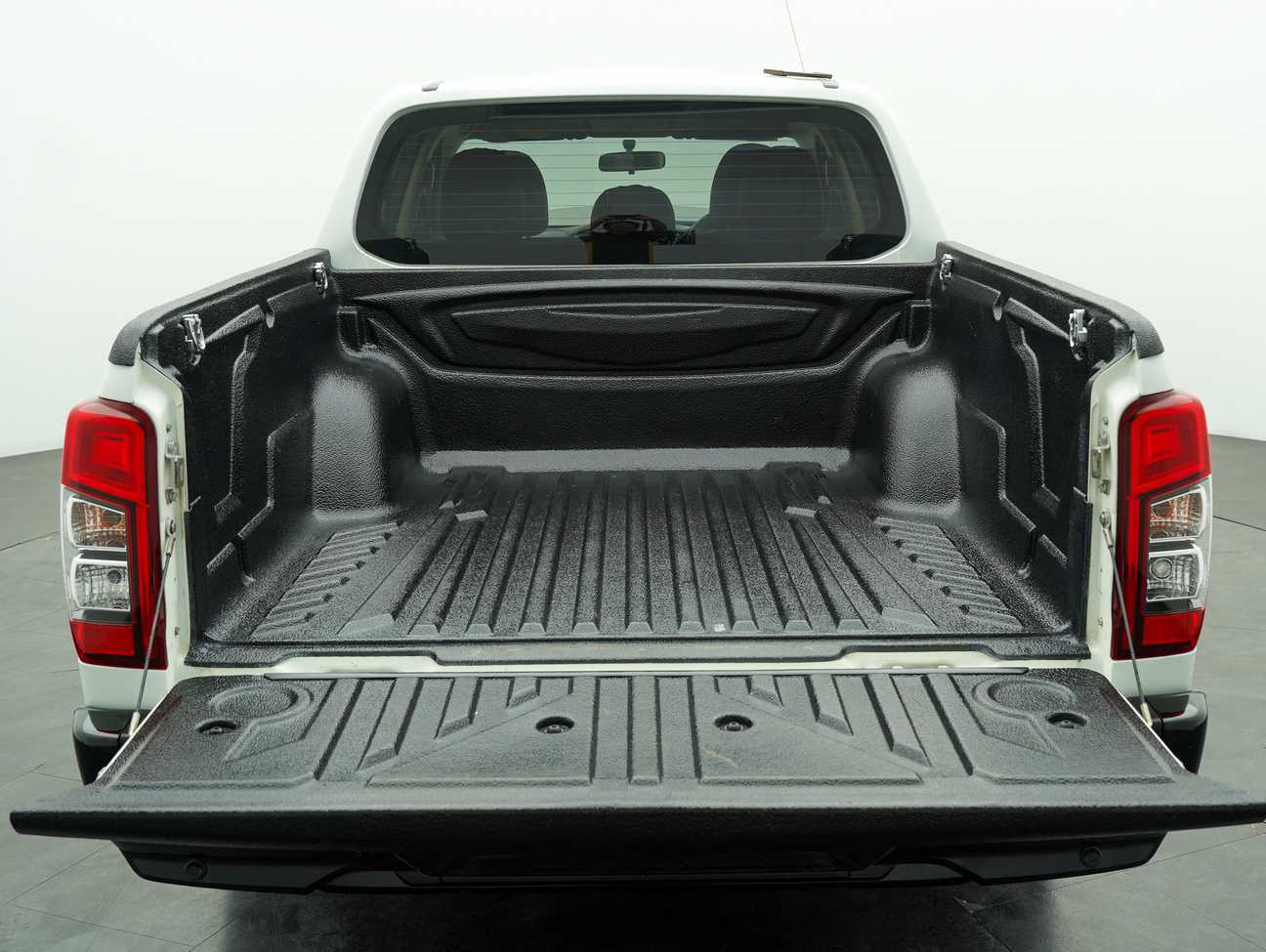 used 2023 Mitsubishi Triton Quest Dual Cab 4X2 2.5