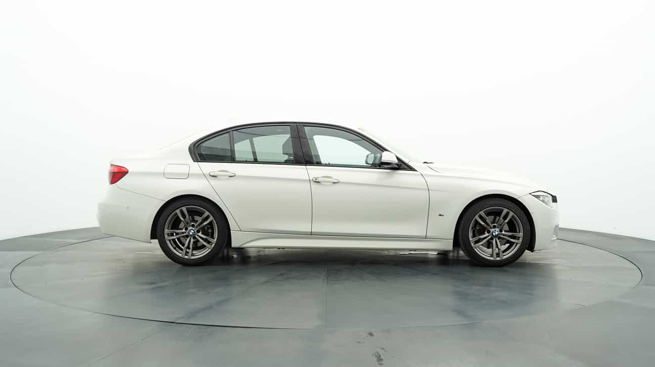 terpakai 2017 BMW 3 30E M SPORT 2.0