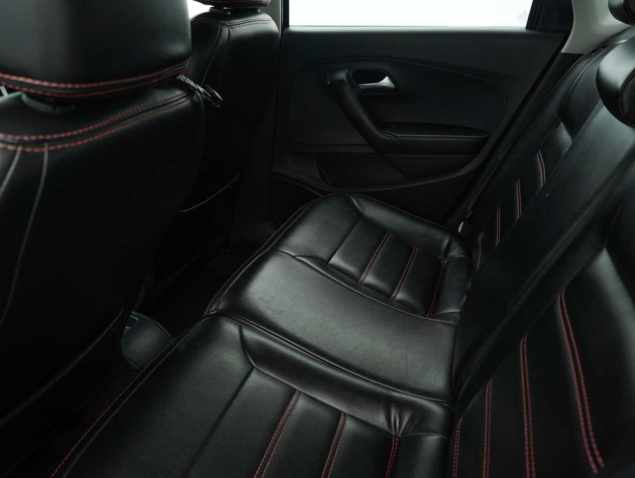 terpakai 2016 Volkswagen POLO HATCHBACK 1.6