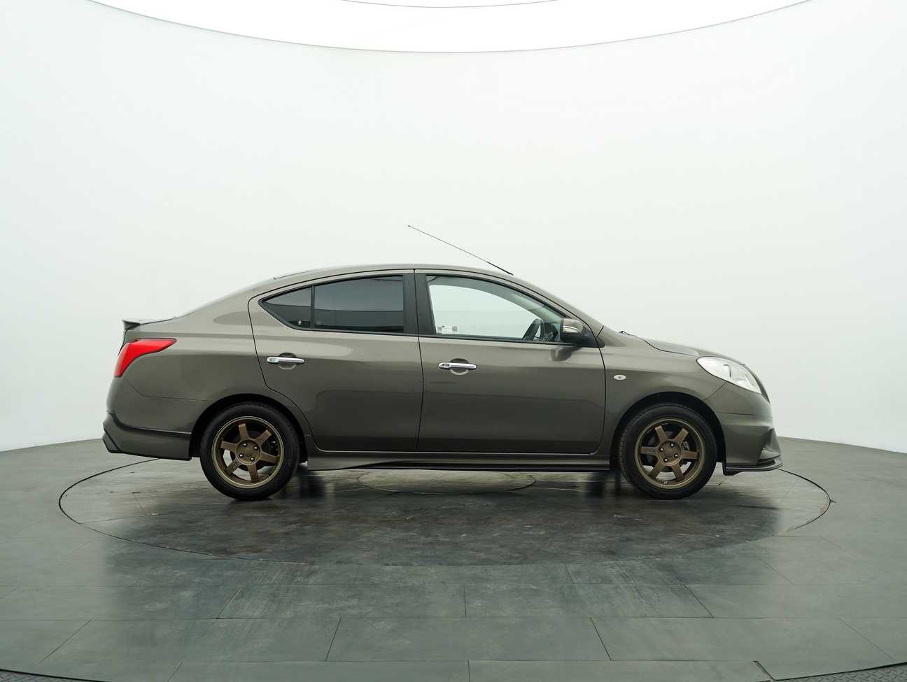 used 2014 Nissan Almera VL 1.5