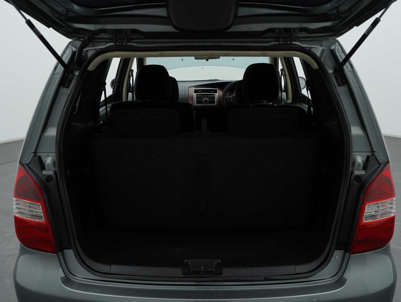 used 2013 Nissan Grand Livina CVTC Comfort 1.8