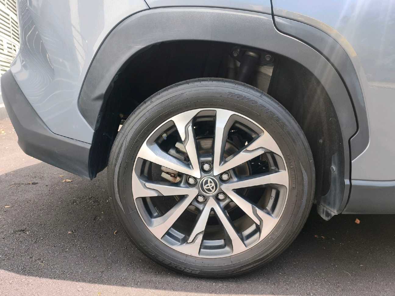 terpakai 2022 Toyota Corolla Cross Hybrid 1.8