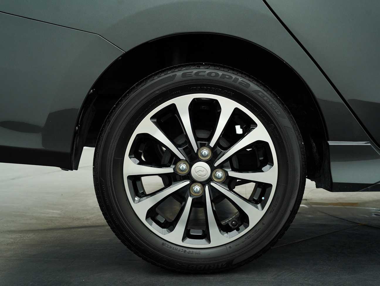 terpakai 2022 Perodua Bezza Advance 1.3