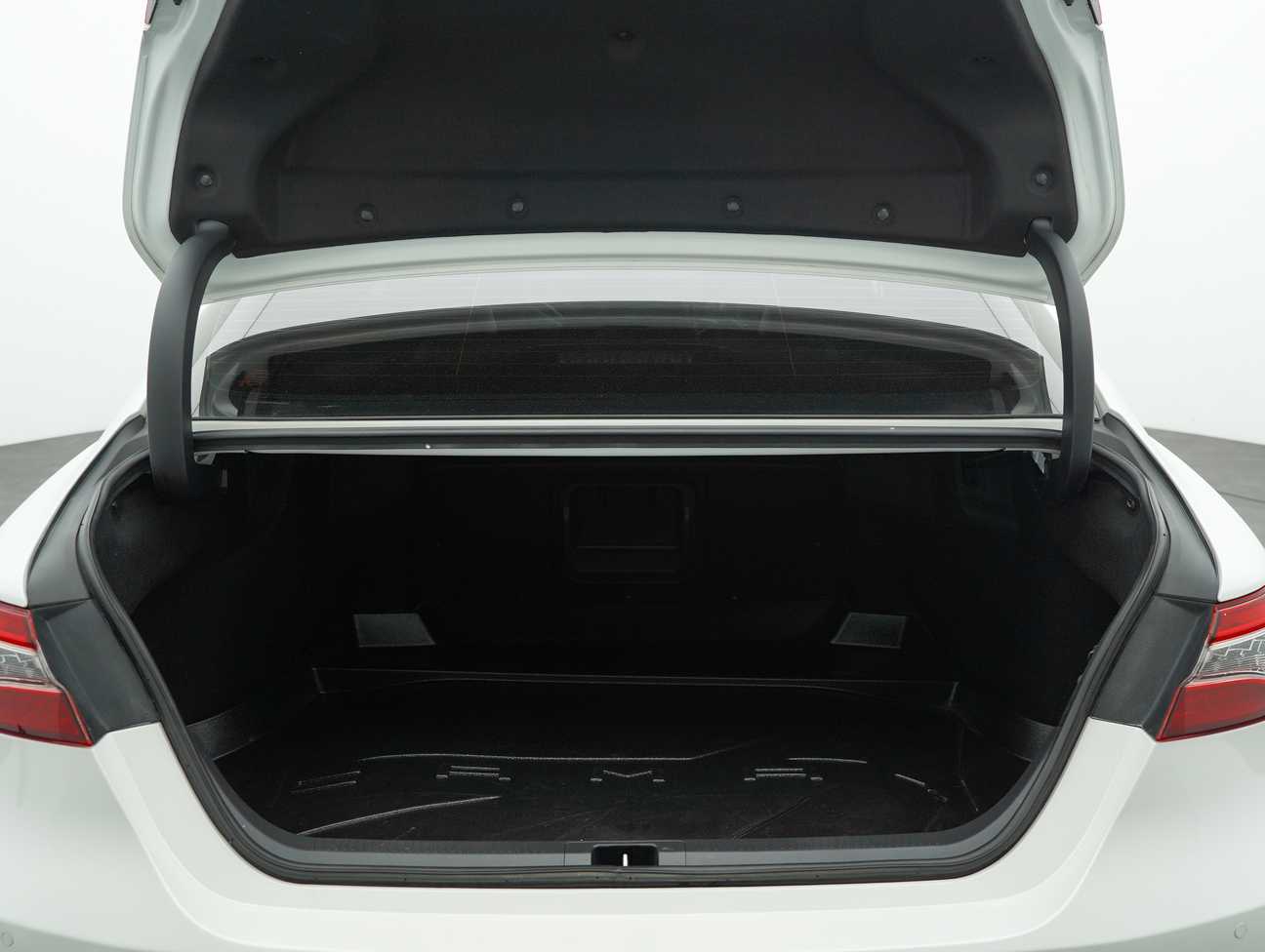 terpakai 2019 Toyota Camry V 2.5