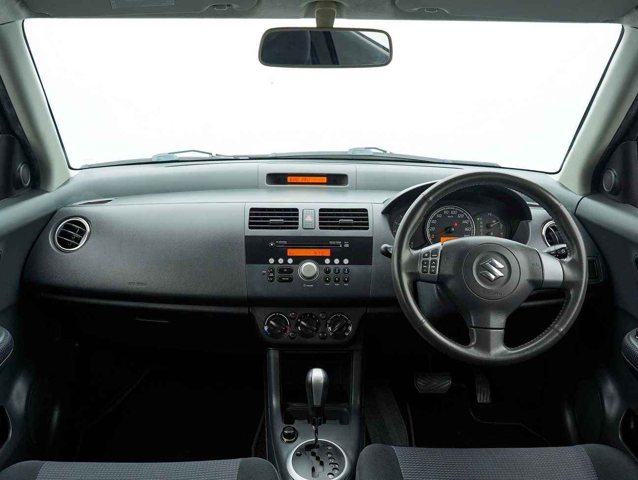 terpakai 2010 Suzuki Swift  1.5