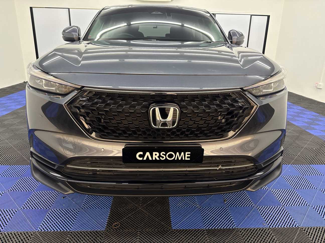 used 2025 Honda HR-V V 1.5
