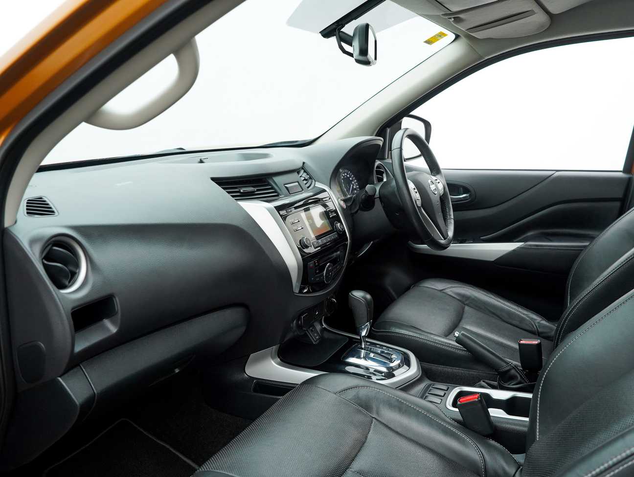 terpakai 2018 Nissan Navara NP300 VL Dual Cab 2.5