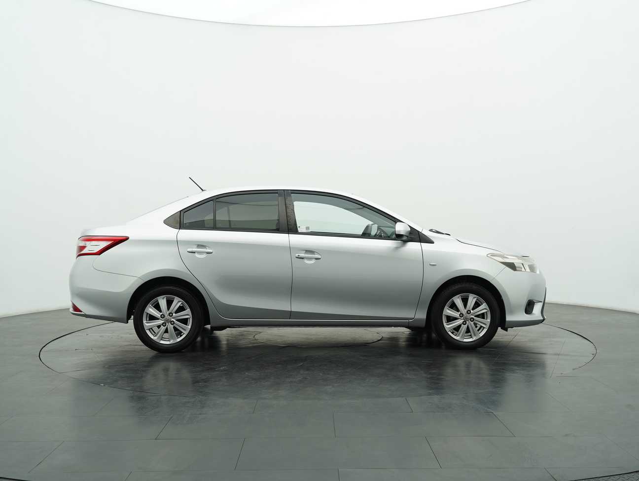 terpakai 2014 Toyota Vios J 1.5