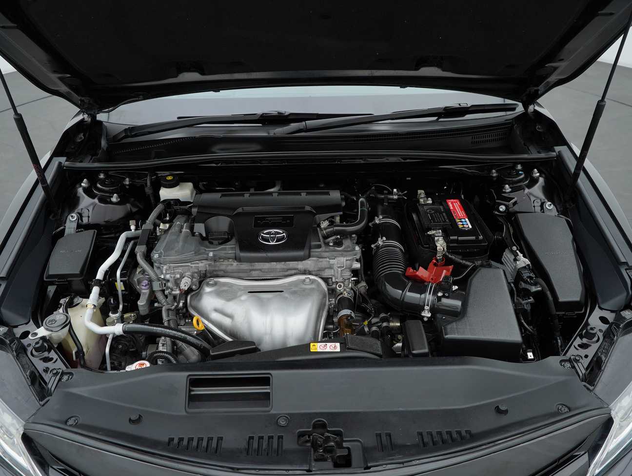 used 2019 Toyota Camry V 2.5