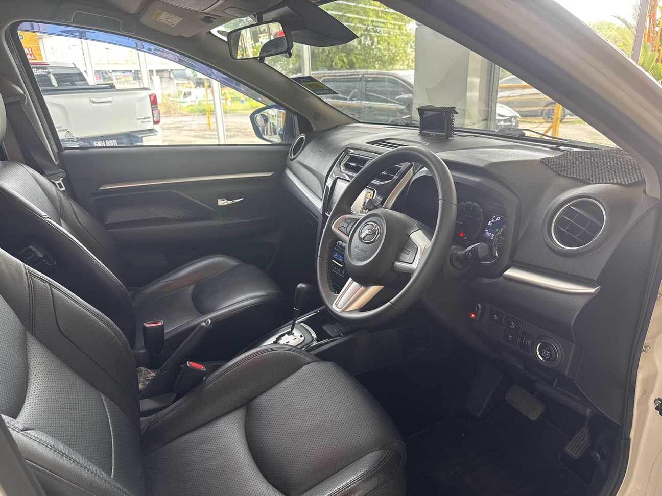 terpakai 2021 Perodua Aruz AV 1.5