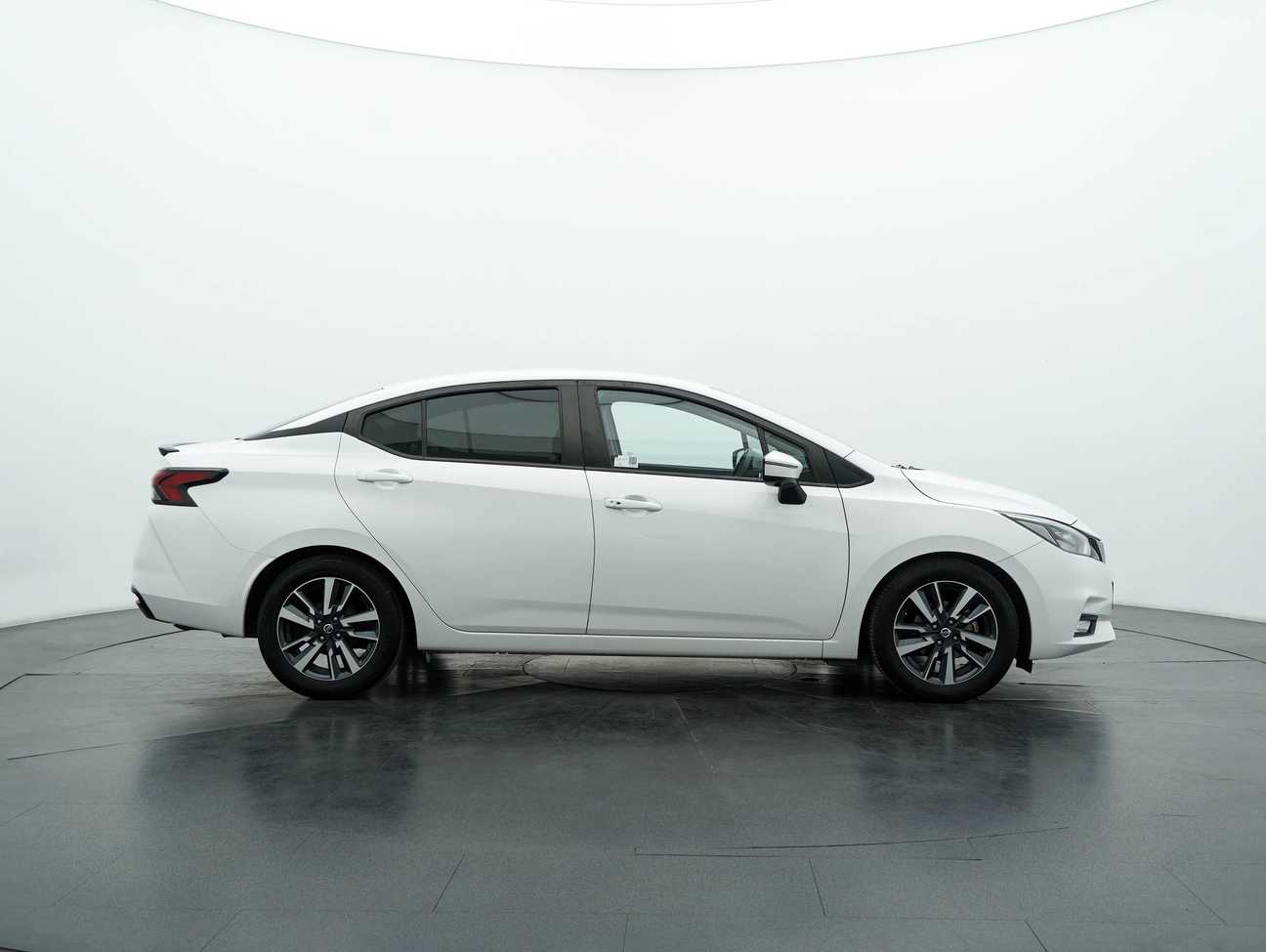 terpakai 2021 Nissan Almera VLT 1.0