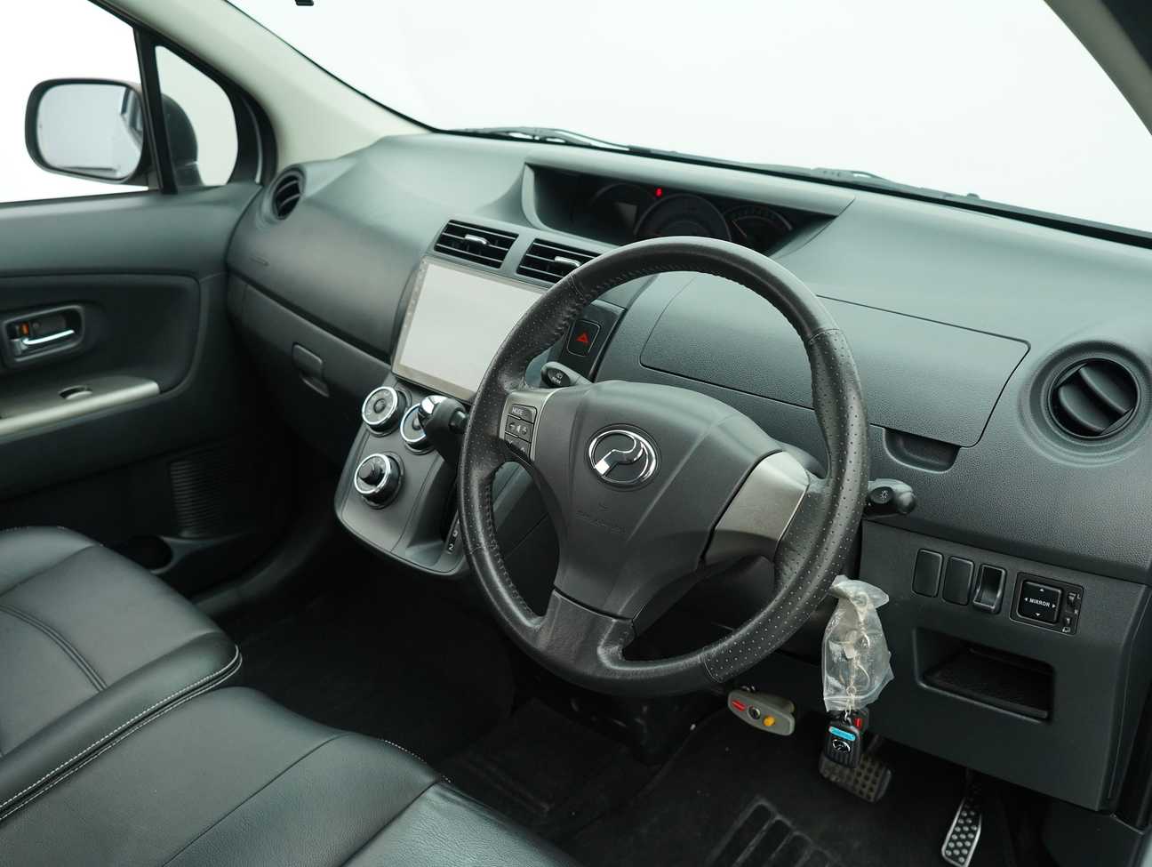 terpakai 2015 Perodua Alza Advance 1.5