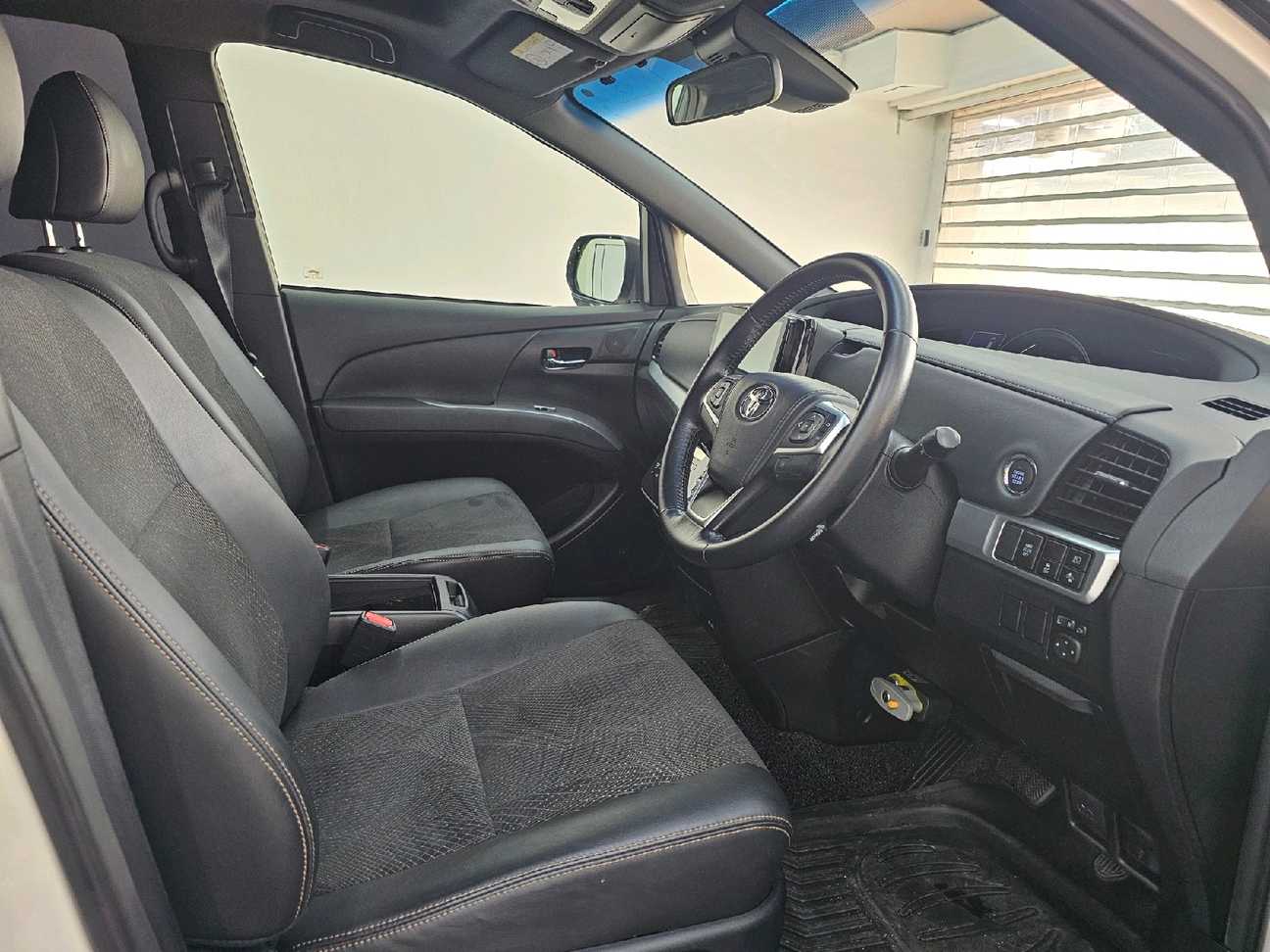 used 2016 Toyota Estima Aeras Premium 2.4